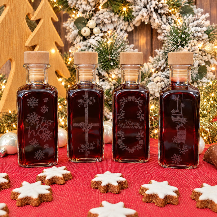 100 ml Apotheker-Quadratflasche mit matter Weihnachts-Glasgravur und Holzgriffkorken